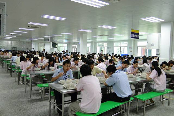 重庆联合技工学校食堂环境